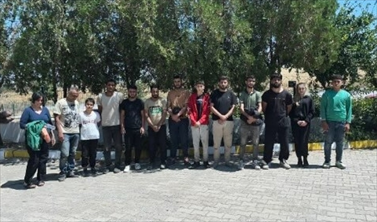 Edirne\'de 15 düzensiz göçmen yakalandı