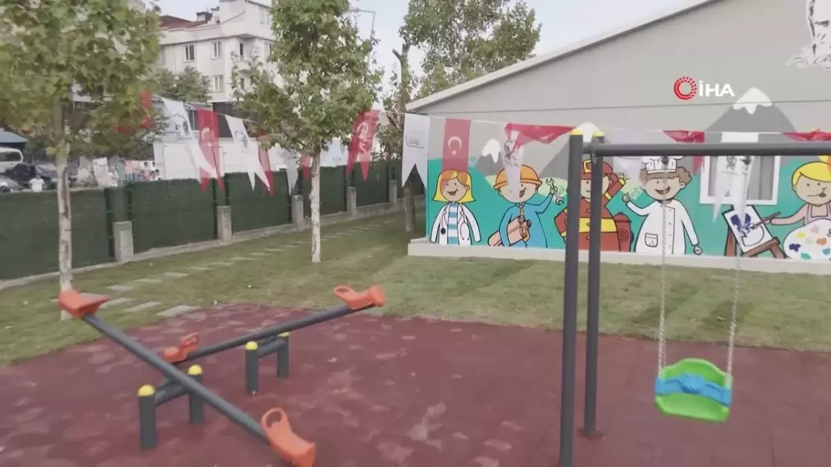 Esenyurt\'ta \'Çocuklar Kreşe, Anneler İşe\' projesi kapsamında Süleyman Bozbuğa Kreşi\'nin açılışı yapıldı