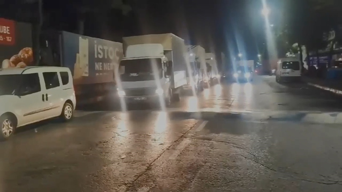 İstanbul\'da Yasa Dışı Yollarla Ülkeye Sokulan Hırdavat Malzemelerine Operasyon