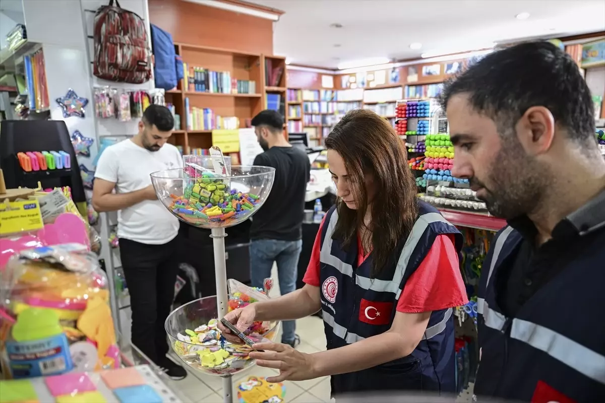 Ticaret Bakanlığı Okul Alışverişlerinde Fiyat Etiketi Denetimi Yaptı