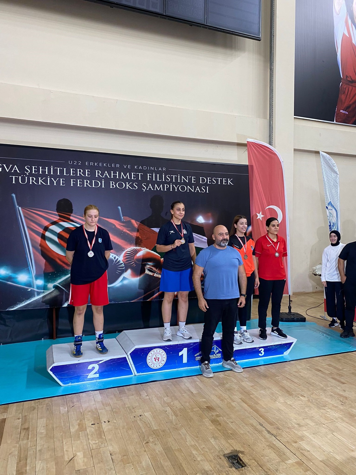 Muğla Boks Spor Kulübü Sporcuları Türkiye Ferdi Boks Şampiyonası\'nda Şampiyon Oldu