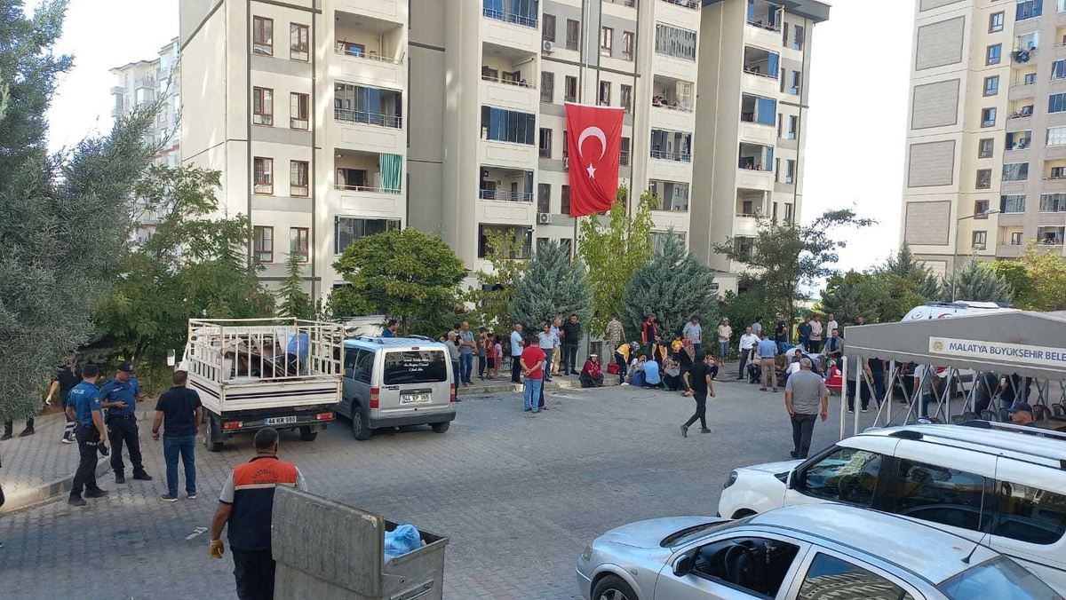 Kuzey Kıbrıs\'ta trafik kazasında şehit olan askerin ailesine acı haber verildi