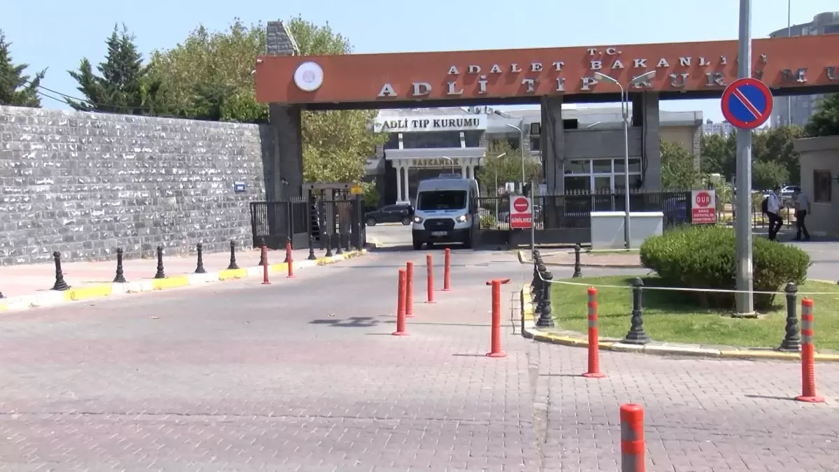 Maltepe\'de Silahlı Saldırıda Ölen Murat Demirhan\'ın Cenazesi Toprağa Verilecek