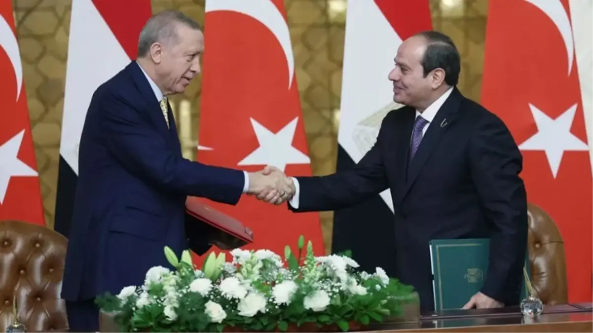 Sisi 4 Eylül\'de Türkiye\'ye geliyor! Dosyasında tek bir konu başlığı var