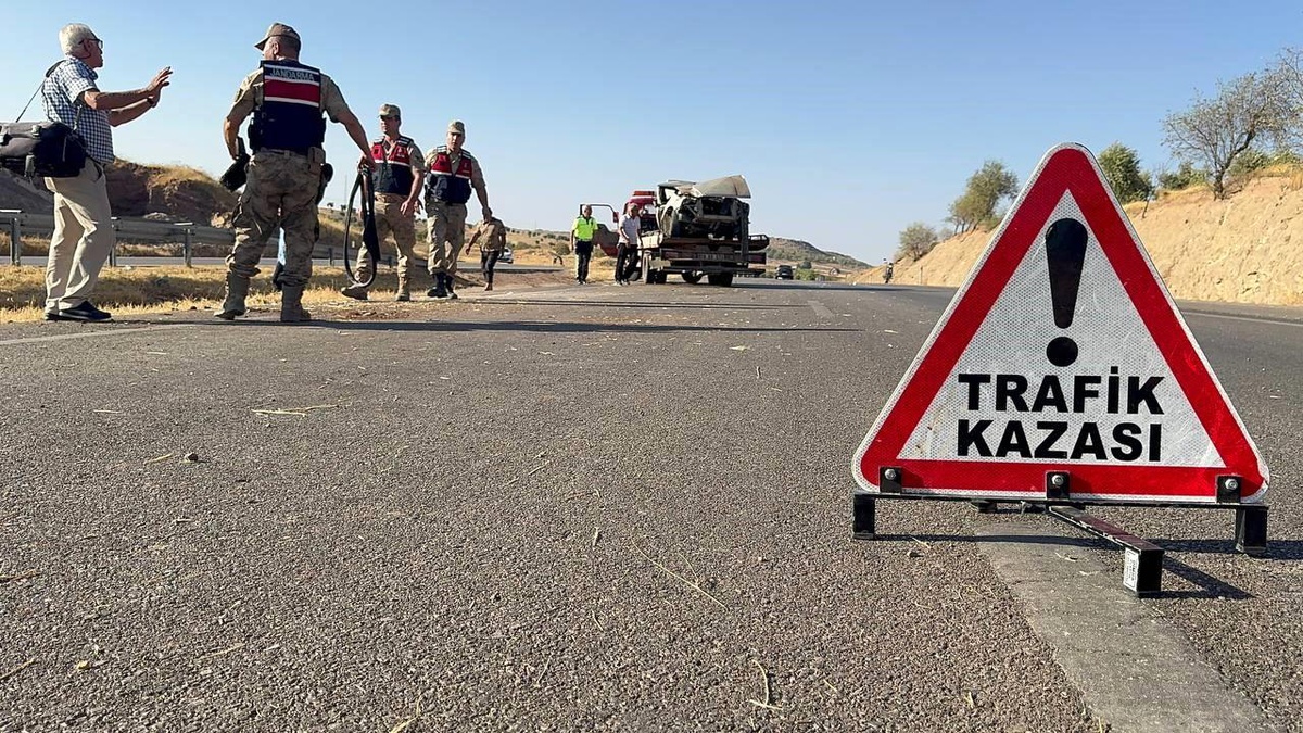 Kilis-Gaziantep karayolunda alkollü sürücünün kullandığı otomobil takla attı