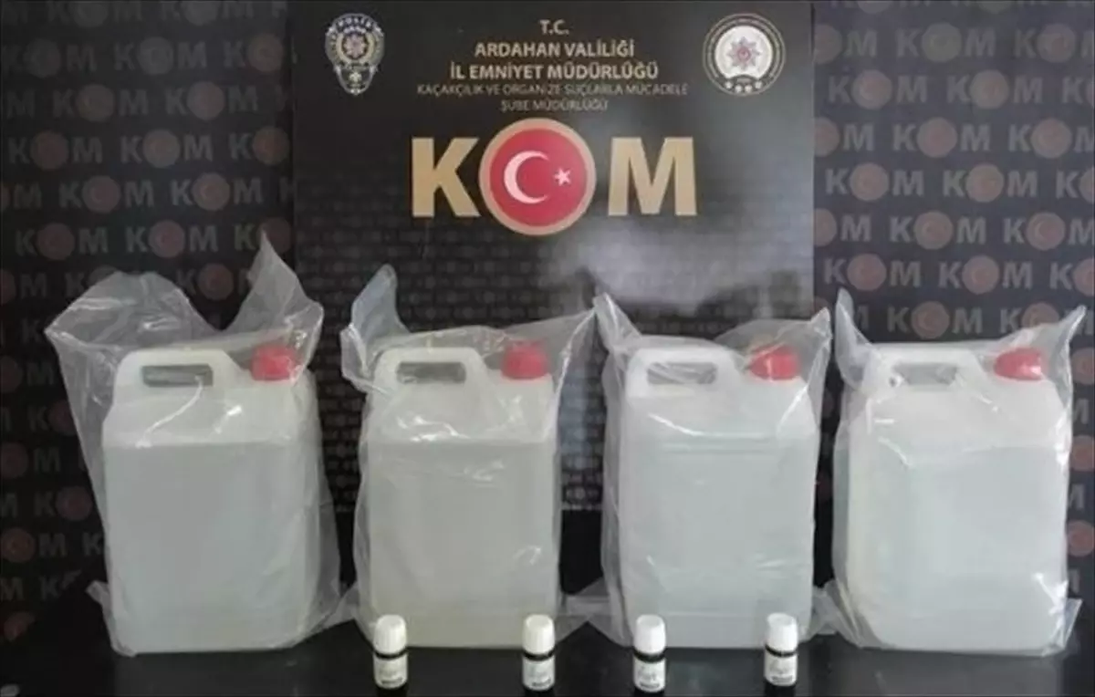 Ardahan\'da Kargo Firmasında 20 Litre Etil Alkol Ele Geçirildi