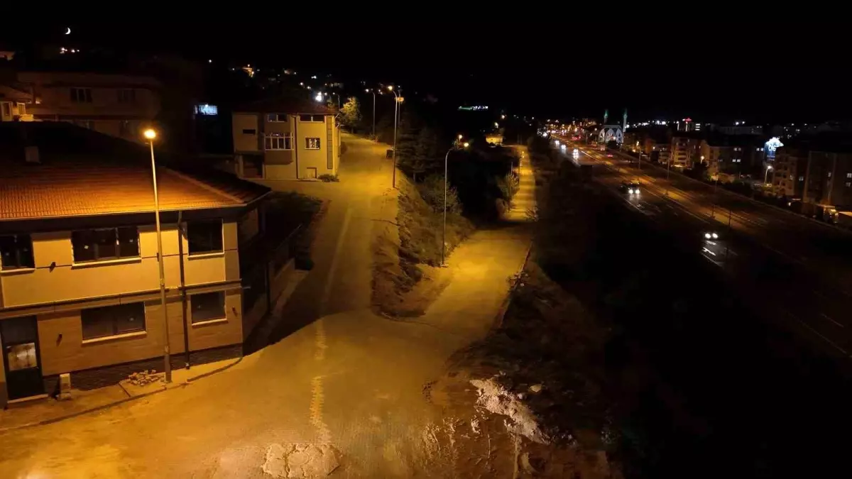 Bozüyük\'te Cadde ve Sokaklar Aydınlatıldı