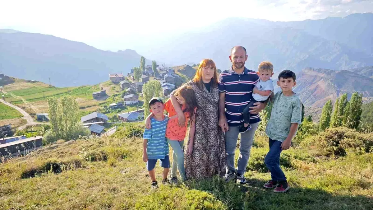 Fransız gelin, Artvin\'deki köyde tatil yapıyor