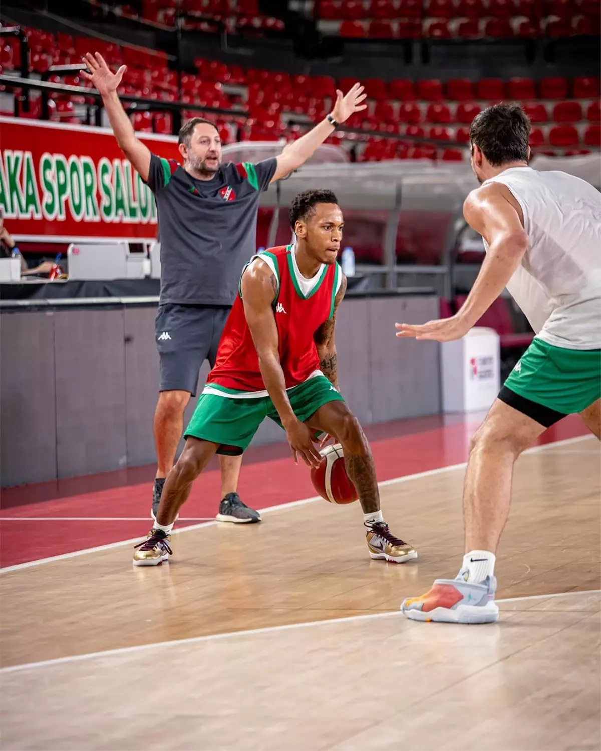 Karşıyaka Basketbol Takımı\'nın Hazırlık Maçları Programı Belli Oldu