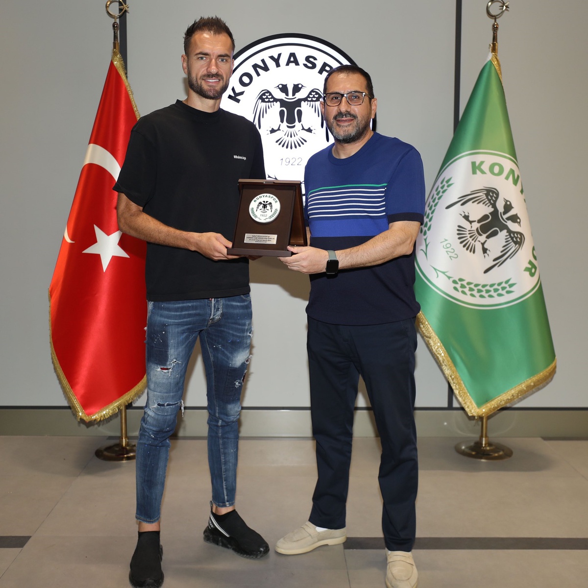 Konyaspor\'da Sokol Cikalleshi ile yollar ayrıldı