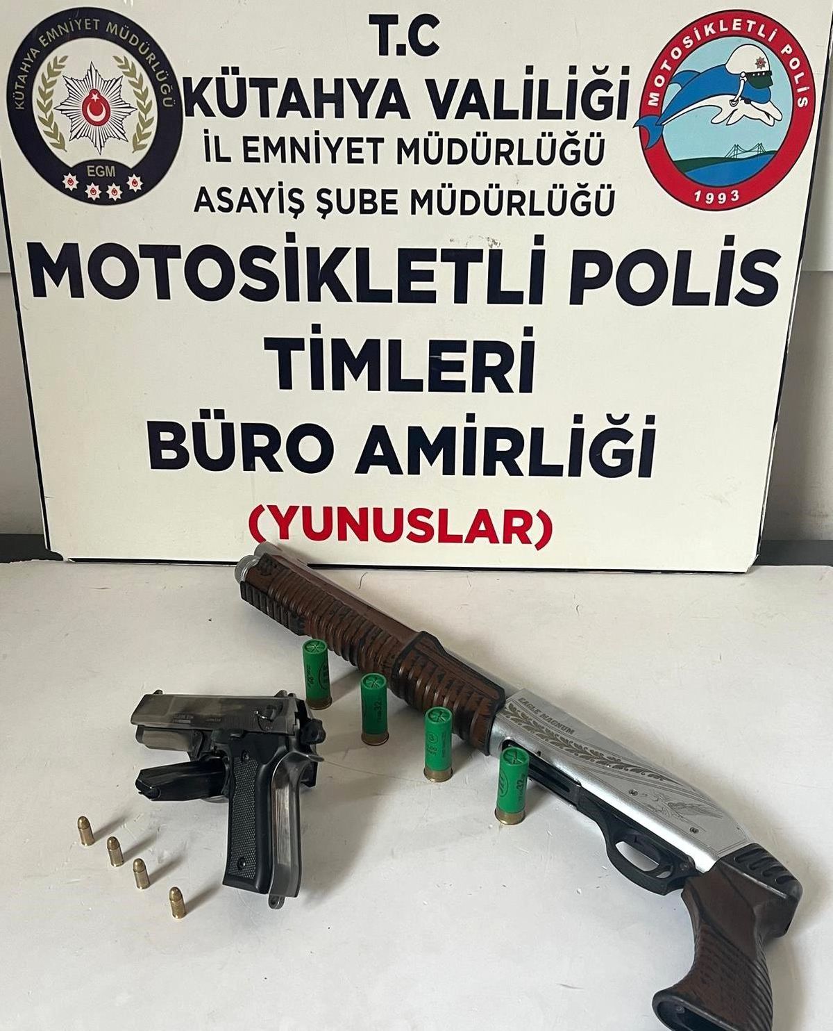 Kütahya\'da ruhsatsız silahlar ele geçirildi