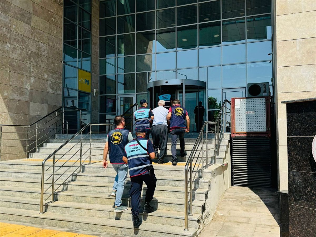 Mersin\'de Anız Yakma Şüphelileri Yakalandı