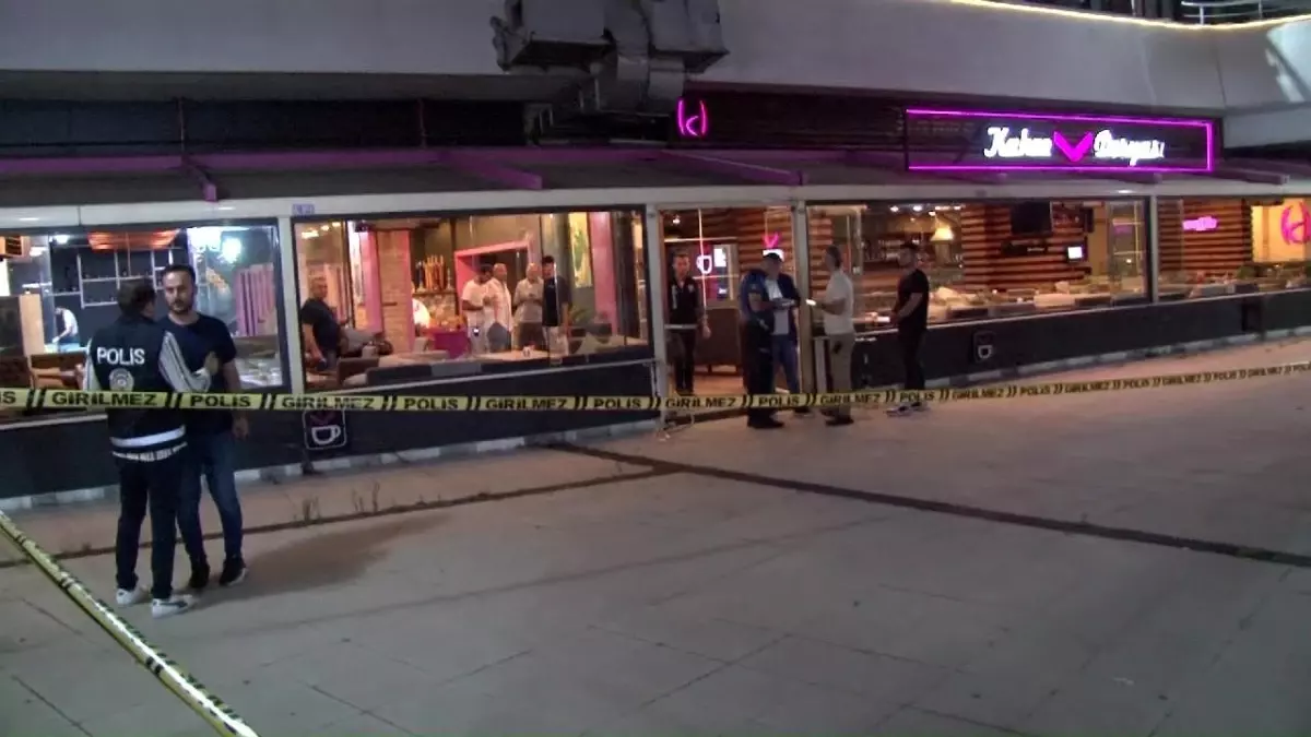 Pendik\'te İşyerine Silahlı Saldırı: 4 Yaralı
