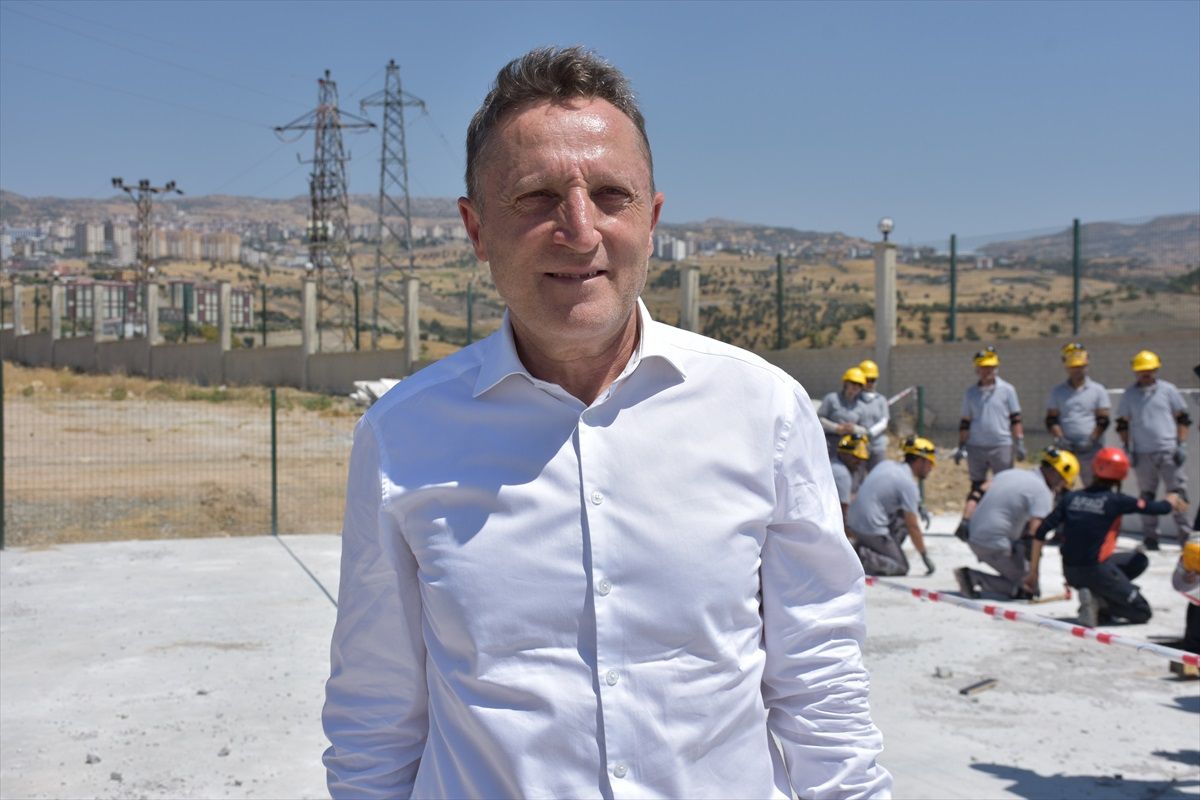 Şırnak\'ta AFAD gönüllülerine arama kurtarma ve ilk yardım eğitimi veriliyor