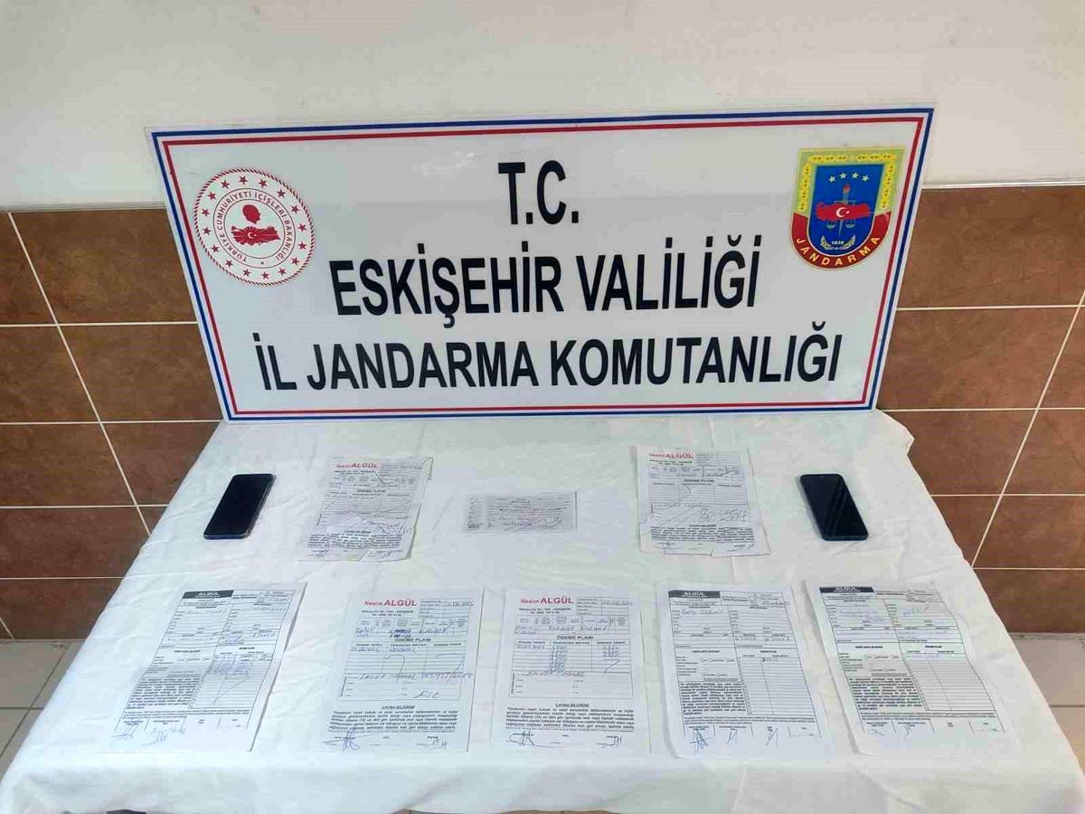 Eskişehir\'de Tefecilik Yapan 2 Şahıs Yakalandı