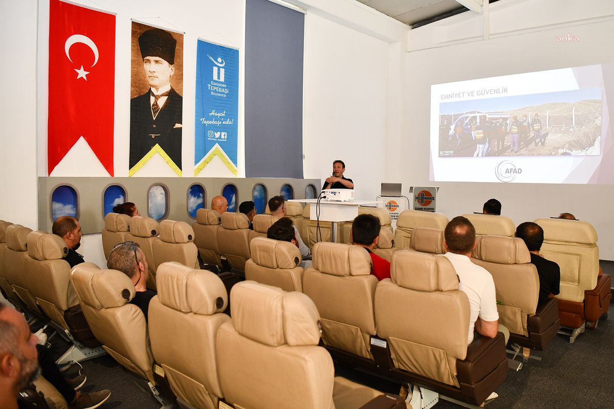 Tepebaşı Arama Kurtarma ekibine yeni gönüllüler katıldı