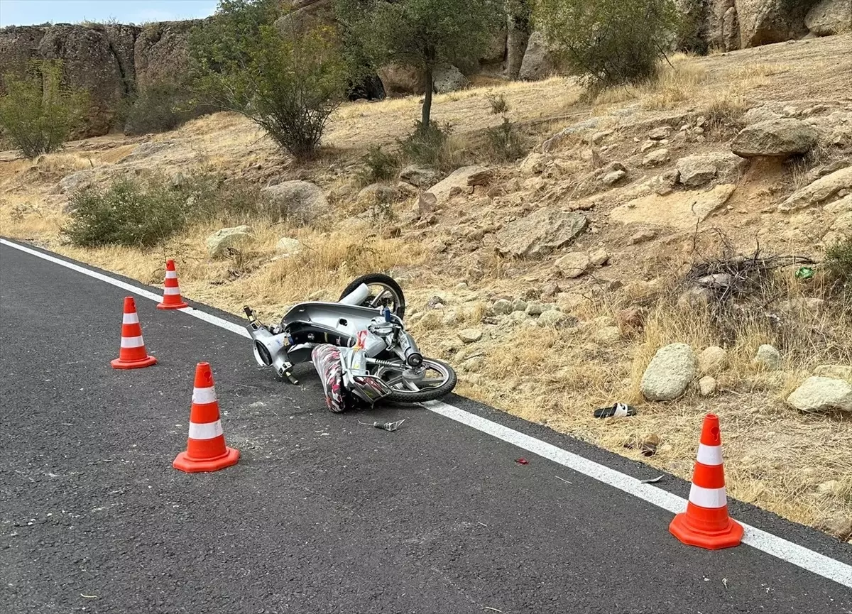 Uşak\'ta Motosiklet Kazası: 2 Çocuk Hayatını Kaybetti