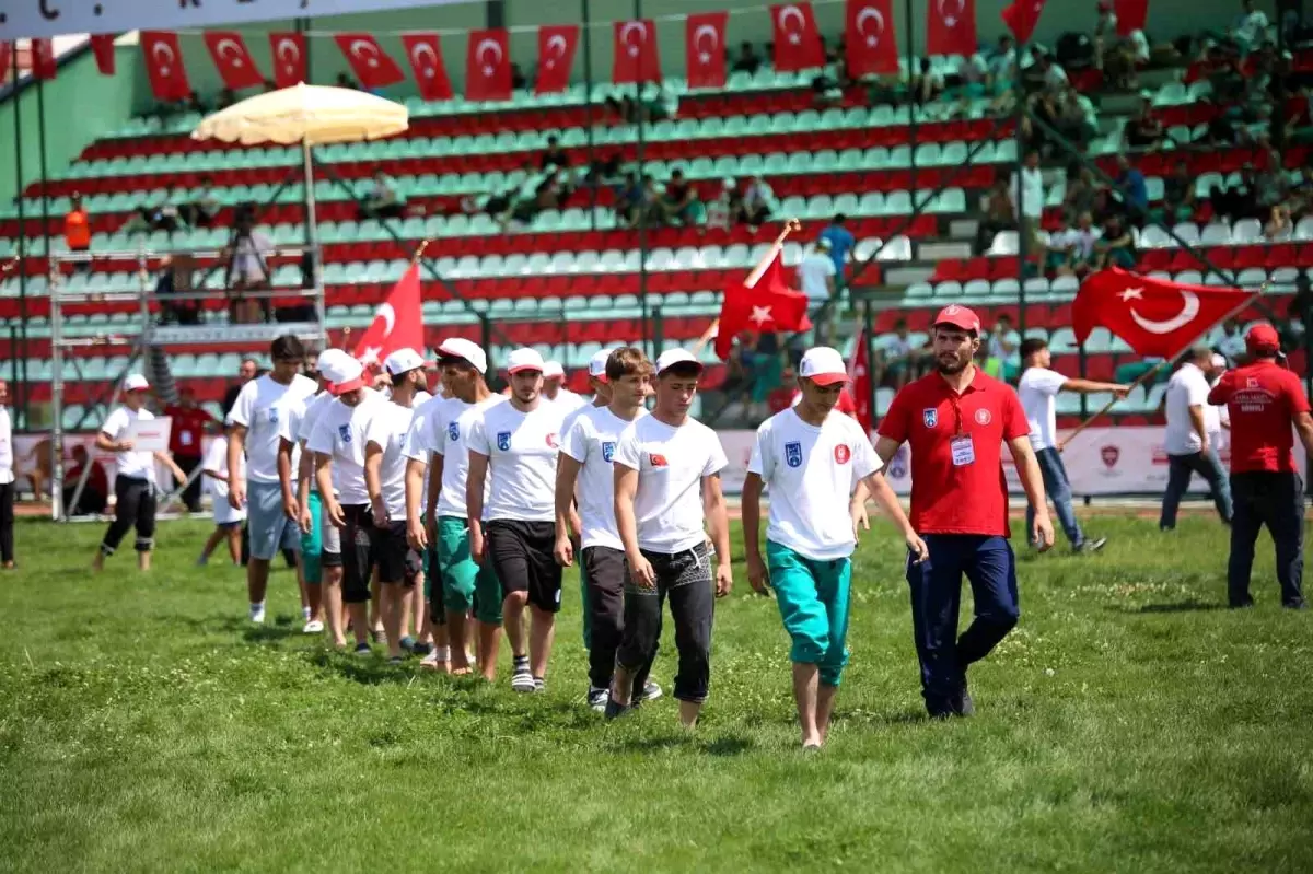 Keçiören Belediyesi tarafından düzenlenen Karakucak Güreşleri başladı