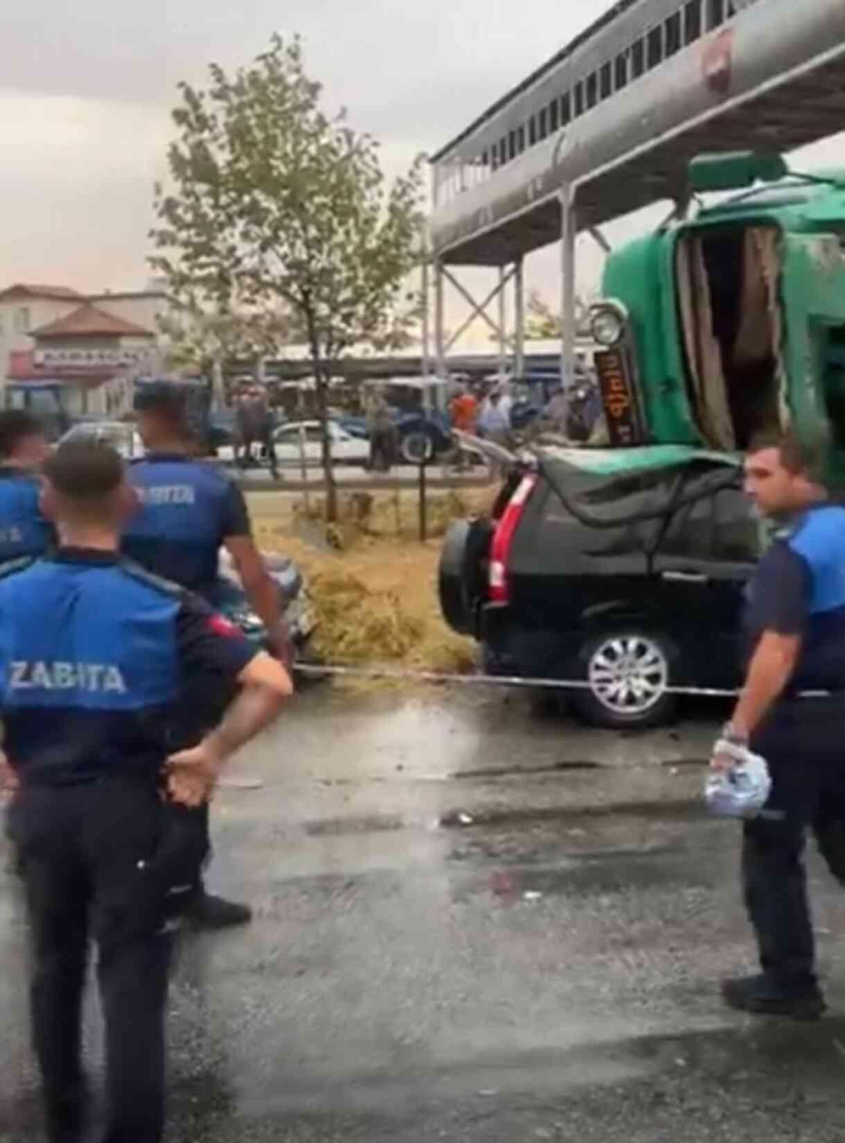 Afyonkarahisar'da 9 araçlı zincirleme kaza kamerada: 2 ölü, 12 yaralı