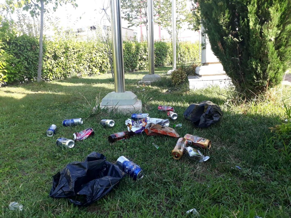 Bilecik\'te Parklarda Bırakılan Çöpler Temizlendi