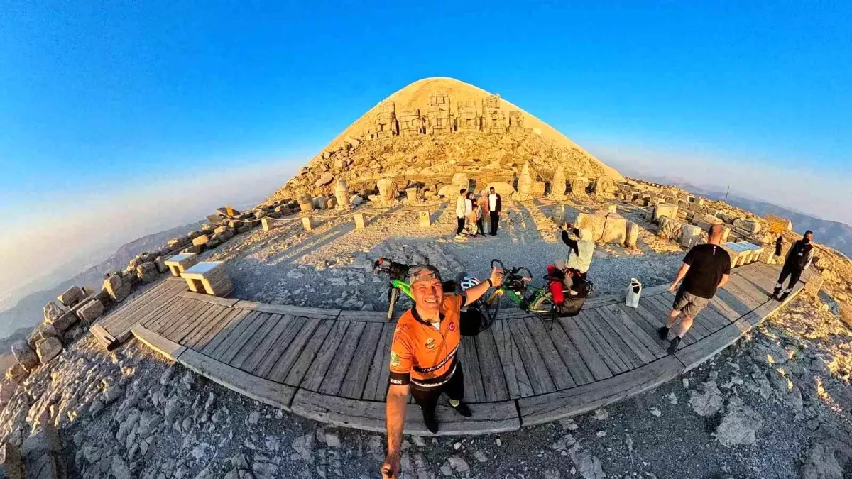 Elazığ\'da Öğretmenlerden Bisiklet Turu: Nemrut ve Göbeklitepe