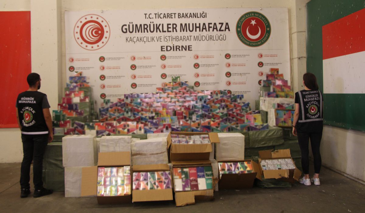 Gümrük Muhafaza Ekipleri Çalıntı Araç ve Uyuşturucu Operasyonları Gerçekleştirdi