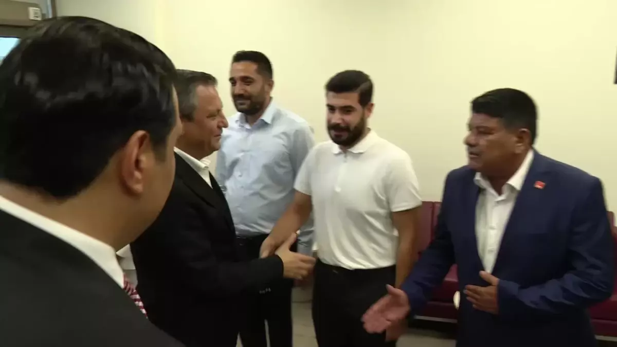 CHP Genel Başkanı Özgür Özel, Gaziantep\'te Şehitkamil Belediyesi\'ni ziyaret etti