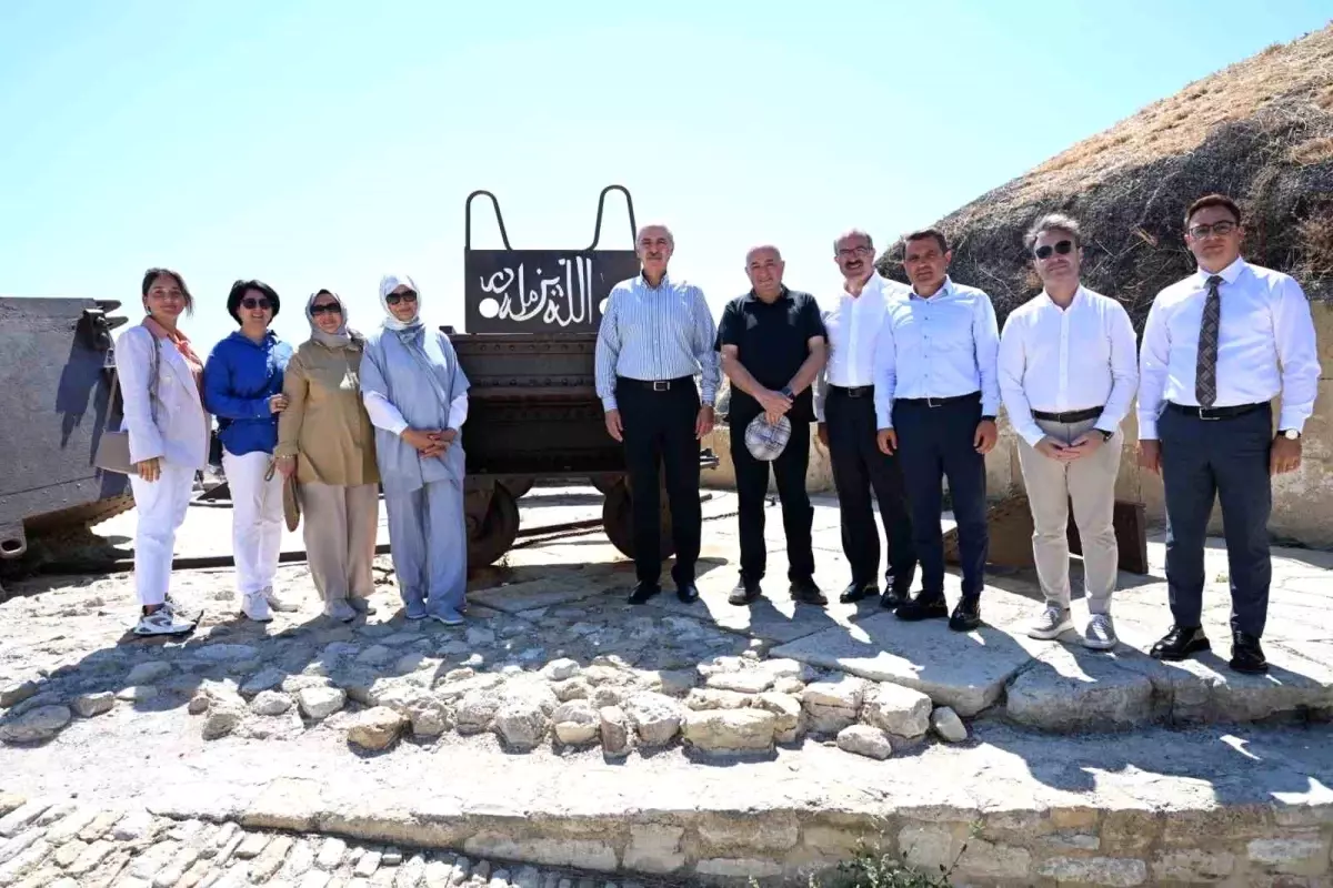 TBMM Başkanı Numan Kurtulmuş Çanakkale\'de Tarihi Alanı Ziyaret Etti