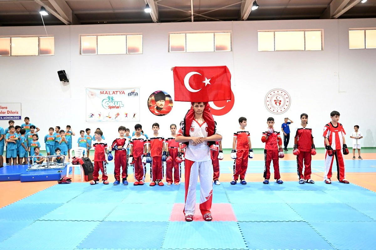 Yeşilyurt Belediyesi Yaz Spor Okulları Kapanış Programı Gerçekleştirildi