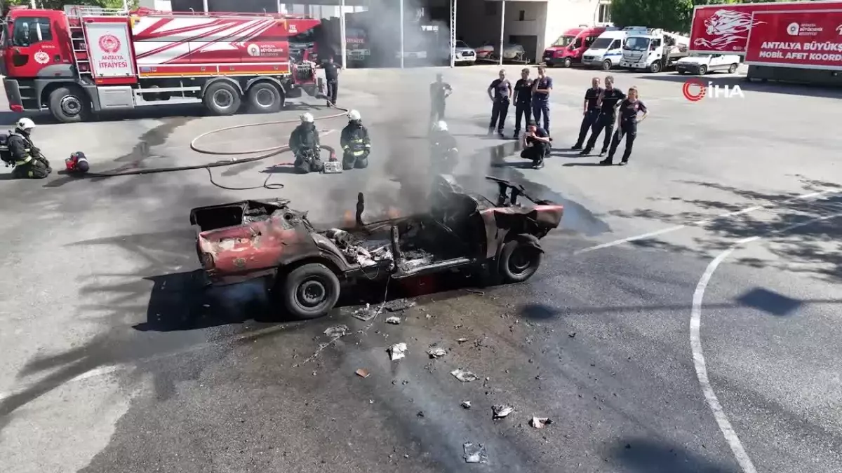 Antalya İtfaiyesi Elektrikli Araç Yangın Müdahale Kitini Kullanmaya Başladı