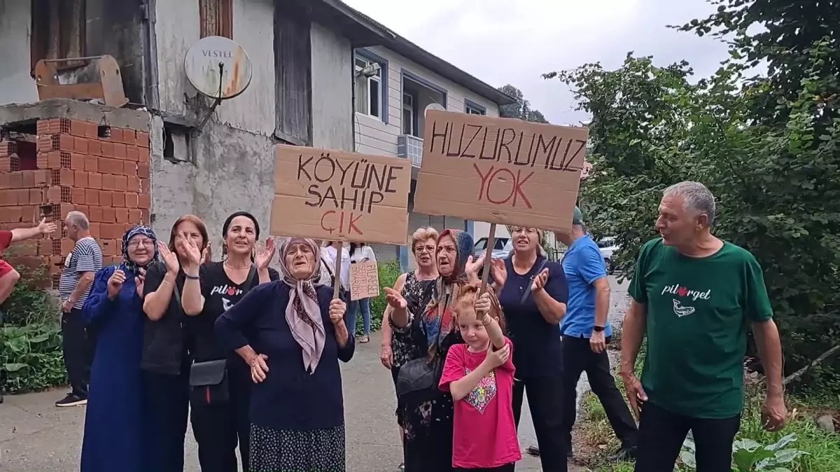 Arhavi\'de Madene Karşı Yürüyüş ve Miting