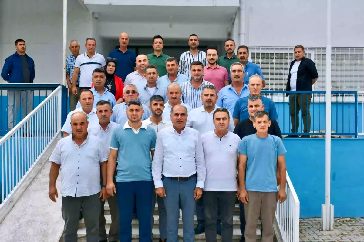 Yumurtalık Belediye Başkanı Erdinç Altıok, muhtarları ağırladı