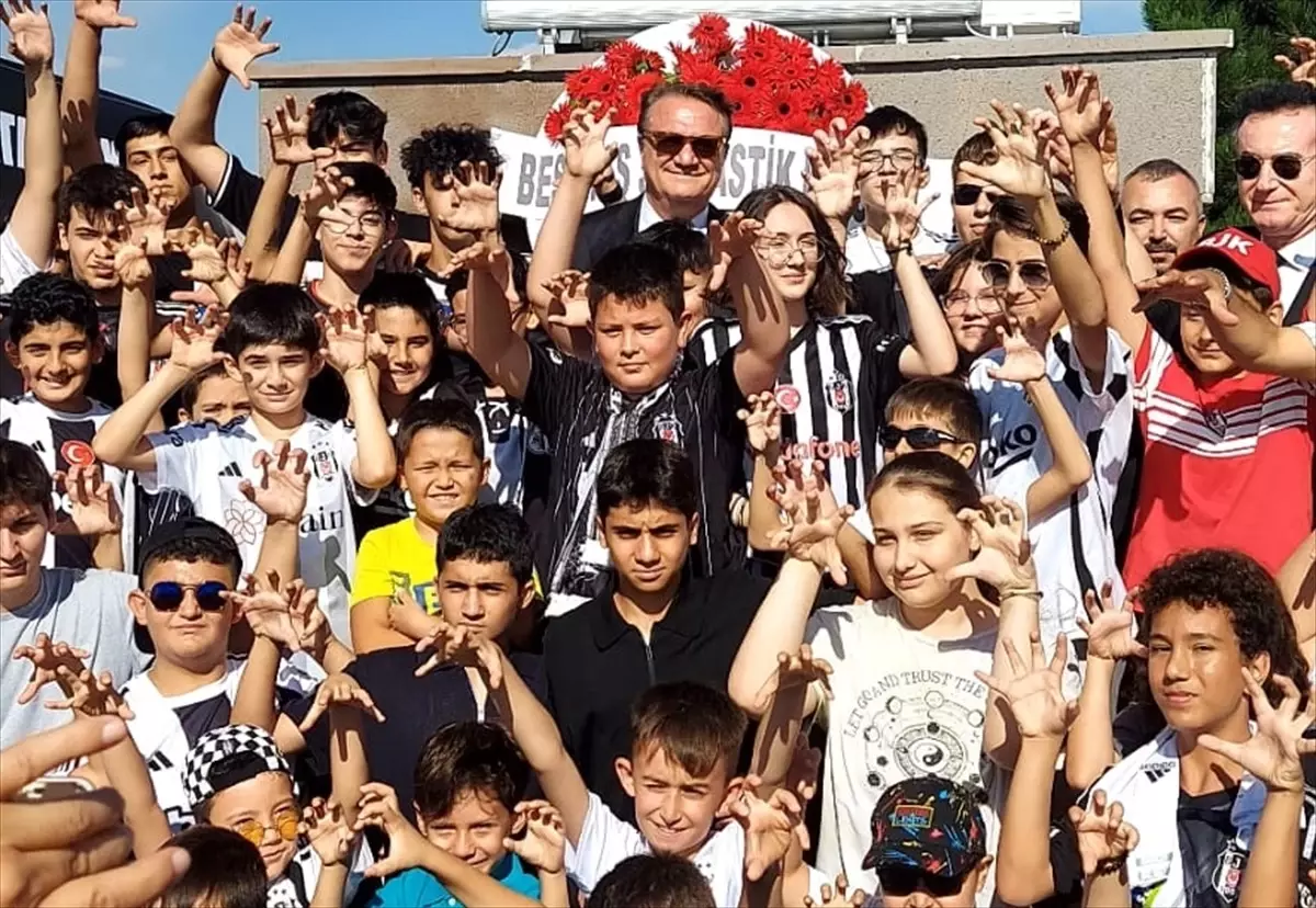 Beşiktaş Kulübü Başkanı Hasan Arat, Büyük Taarruz\'un 102. yıl dönümünde anma programına katıldı