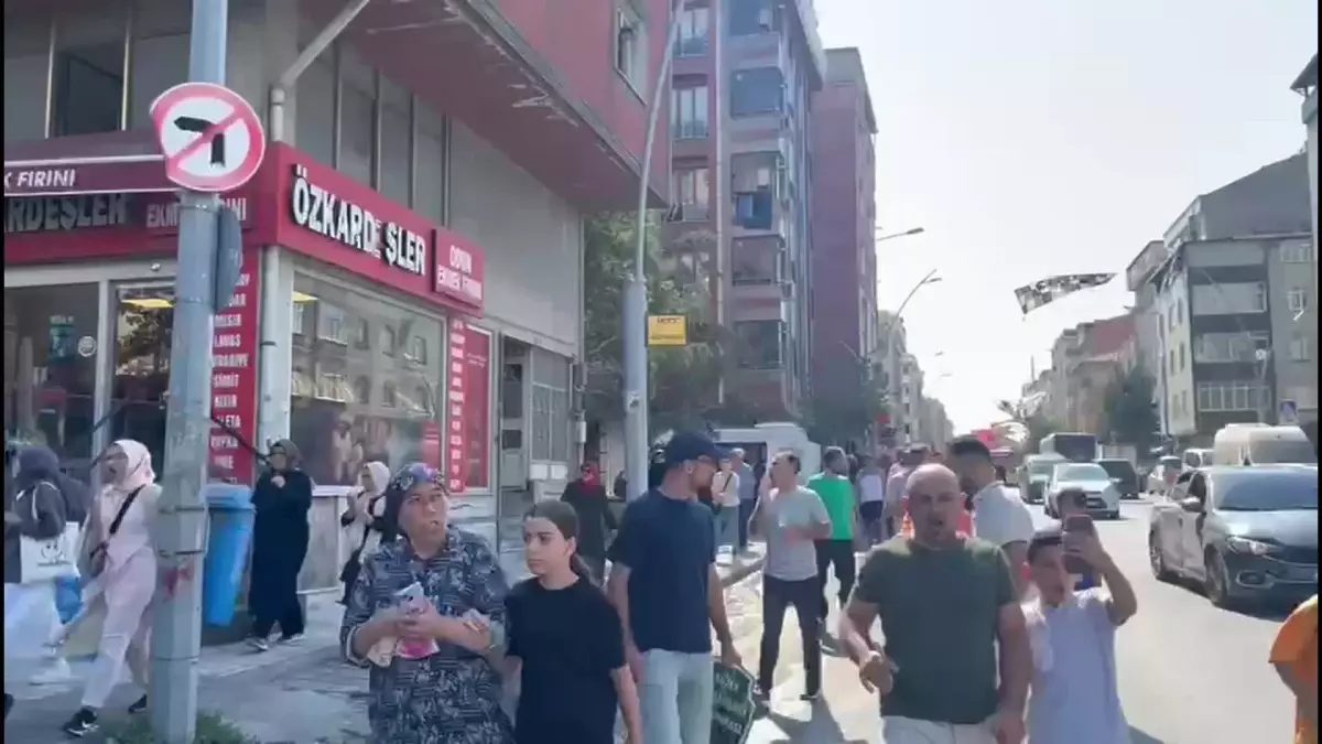 Sultangazi\'de Taş Ocağı Protestosunda Arbede: 5 Gözaltı