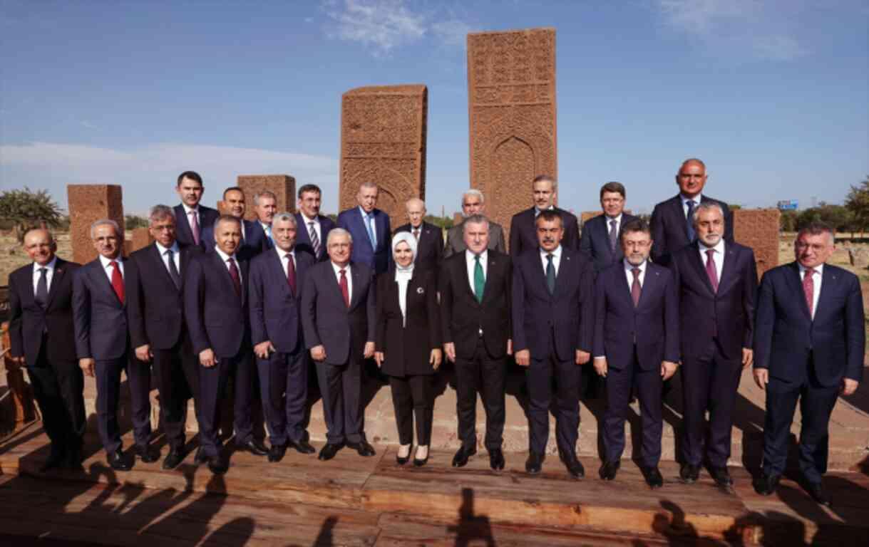 Cumhurbaşkanı Erdoğan, Ahlat'ta Selçuklu mezarlığını ziyaret etti