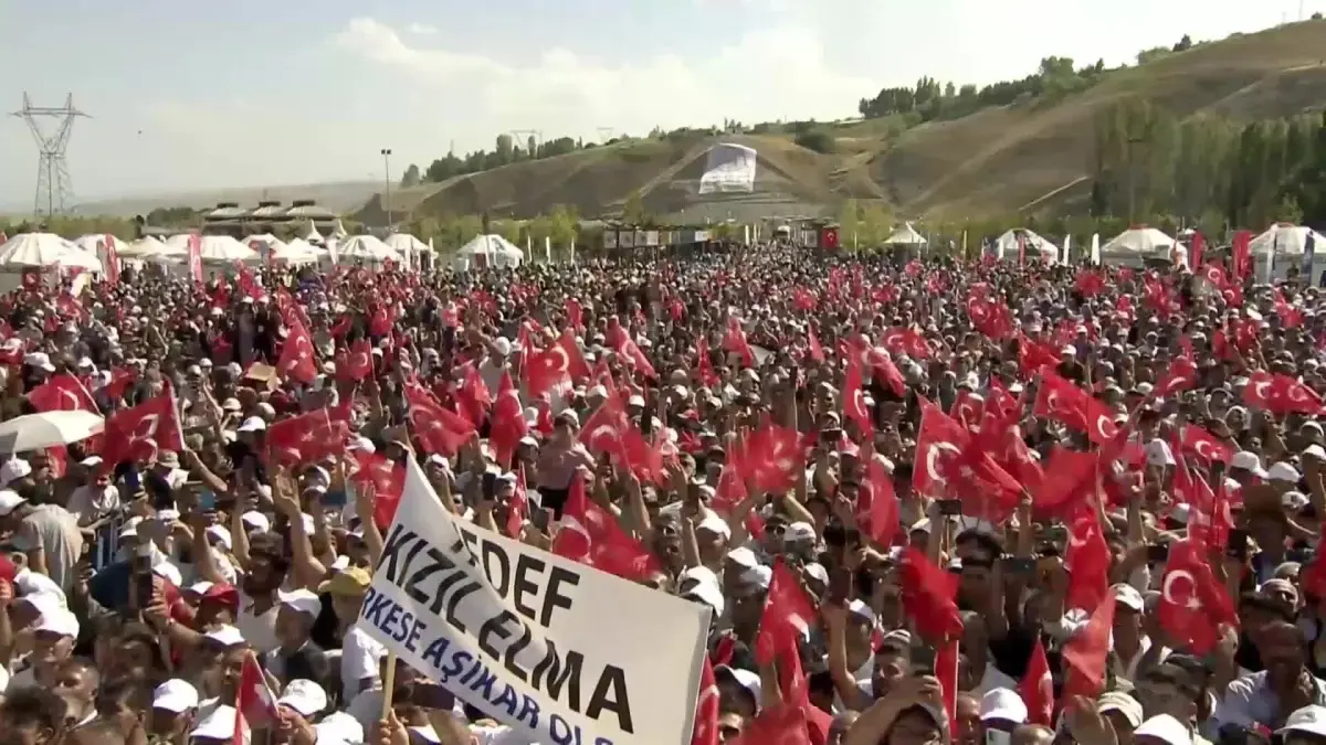 Cumhurbaşkanı Erdoğan: Bizler bu toprakların asıl sahipleriyiz