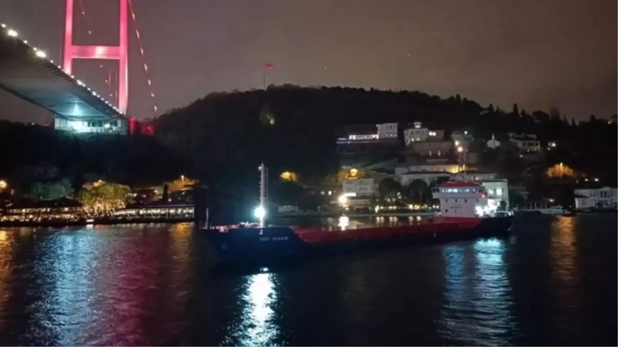 İstanbul Boğazı\'nda tanker arızası: Gemi trafiği çift yönlü askıya alındı