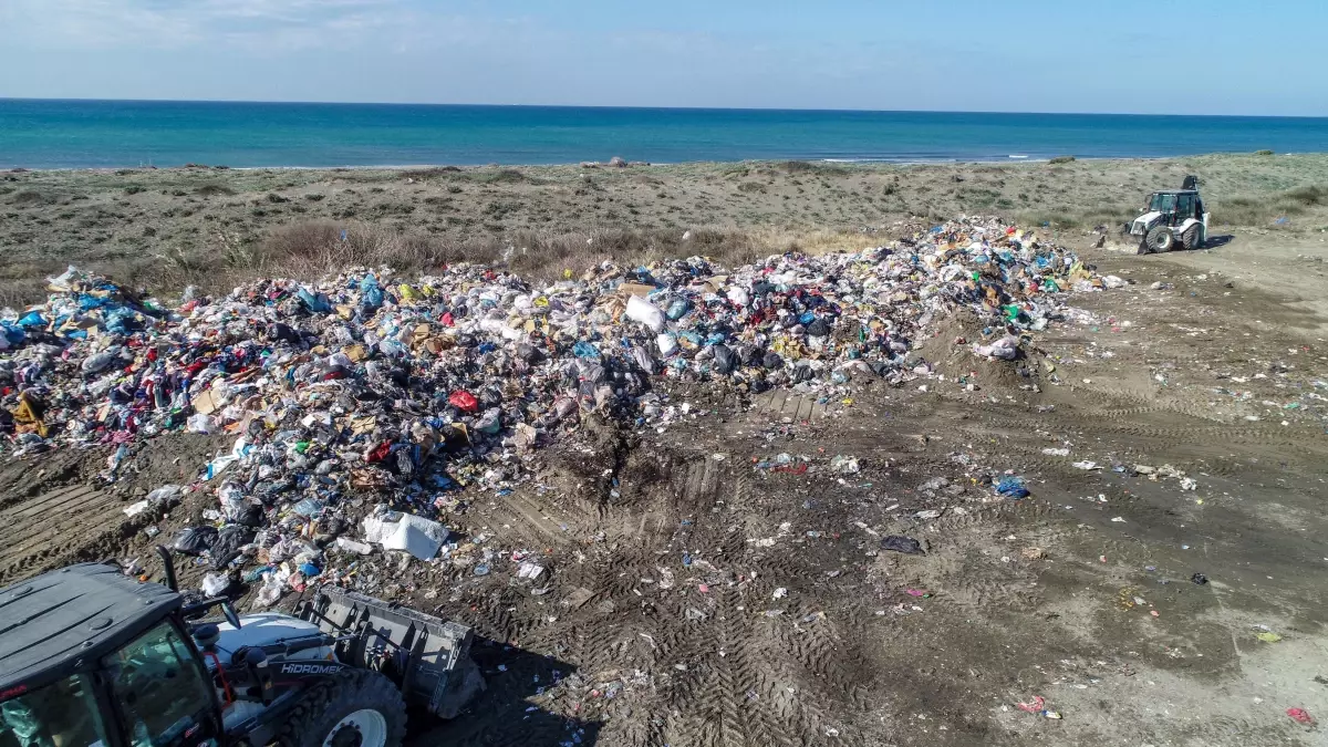 Hatay\'daki Milleyha Kuş Cenneti Moloz ve Çöp Yığınlarıyla Doluyor