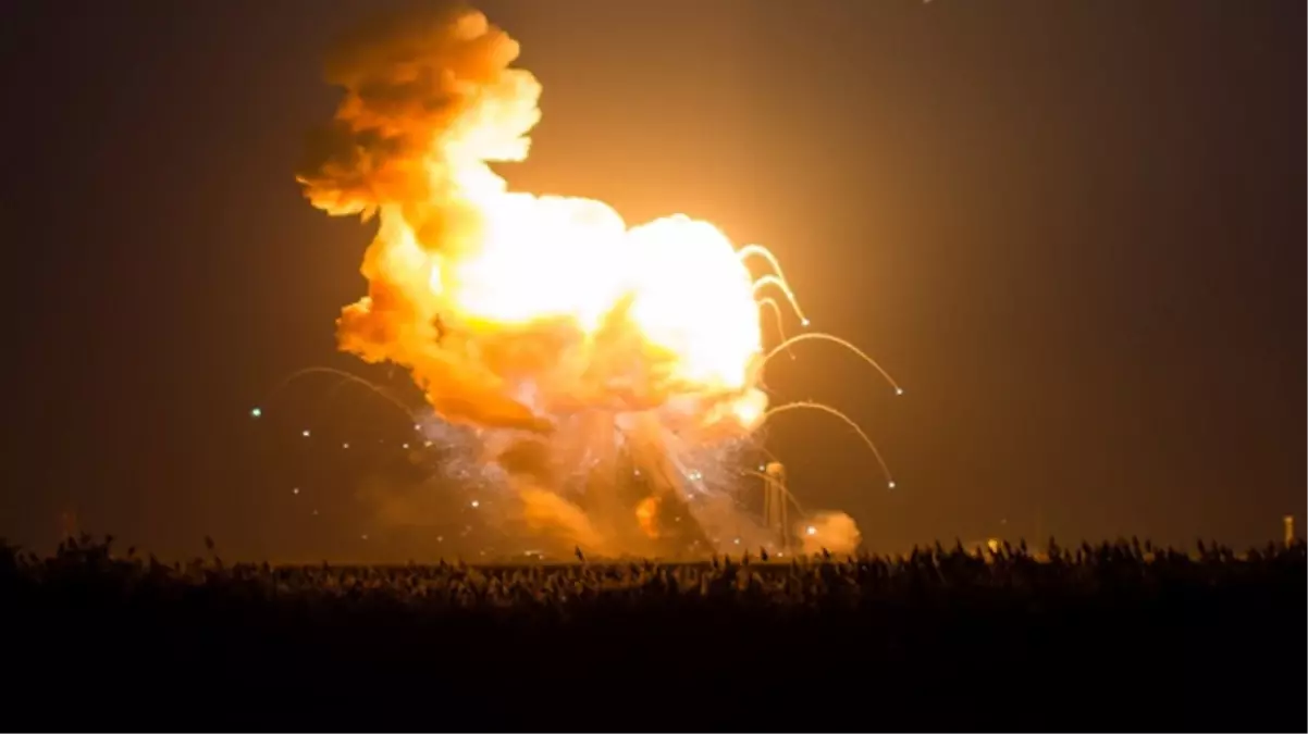 Orta Doğu\'da sıcak saatler! İsrail, Lübnan\'a saldırdı, Hizbullah karşılık verdi