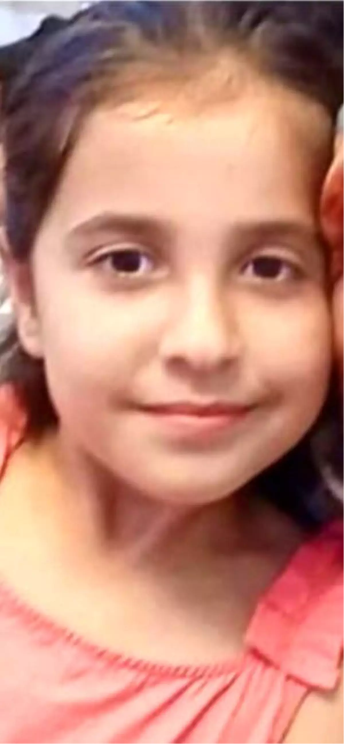 Adana\'da otomobilin çarptığı kız çocuğu hayatını kaybetti