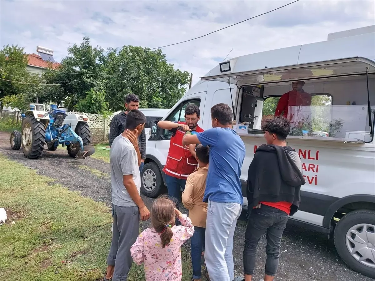 Samsun\'da Sağanak Yağış Tarım İşçilerinin Çadırlarını Su Bastı