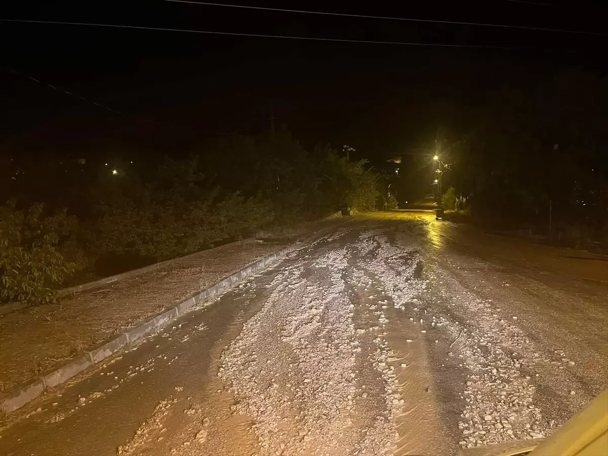 Sivas Gürün\'de Sağanak Yağış Sonucu Sel Meydana Geldi