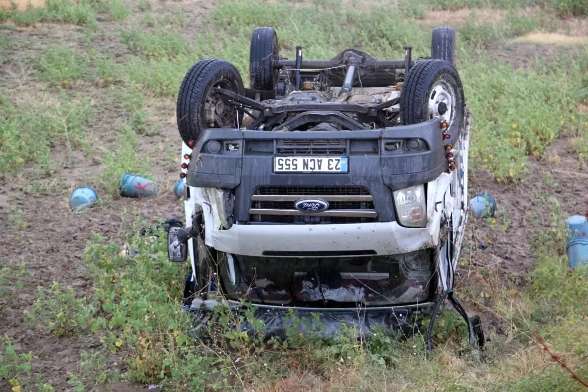 Çorum\'da tarım işçilerini taşıyan minibüs devrildi: 13 yaralı