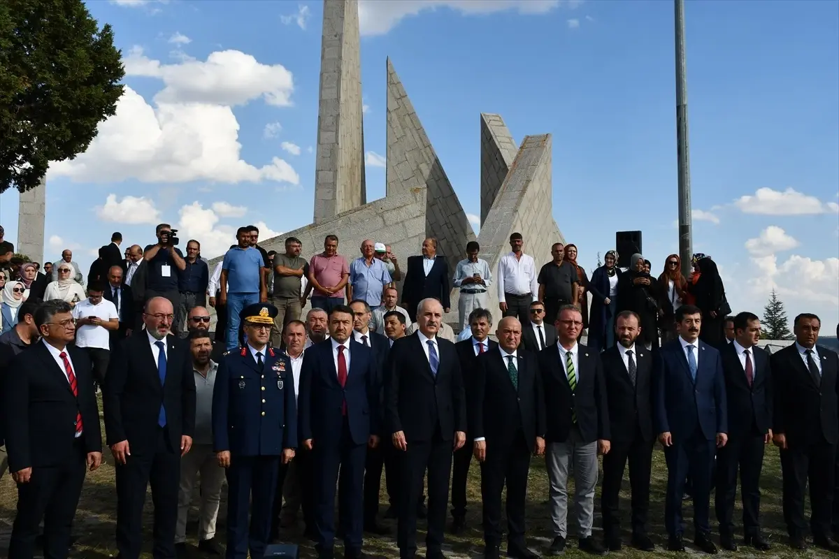 TBMM Başkanı Numan Kurtulmuş, Kütahya\'da Zafer Abidesi ve Dumlupınar Şehitliği\'ni ziyaret etti