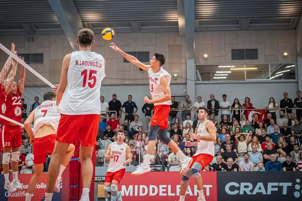 A Milli Erkek Voleybol Takımı Danimarka\'ya 3-0 yenildi