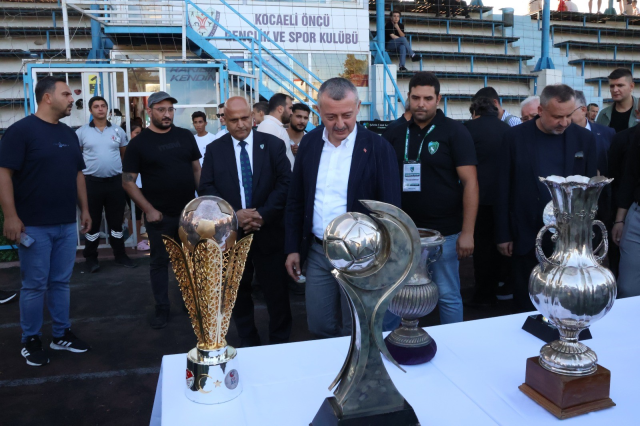 Yerini başkan bile bilmiyor! Kocaelispor'un şampiyonluk kupası kayboldu