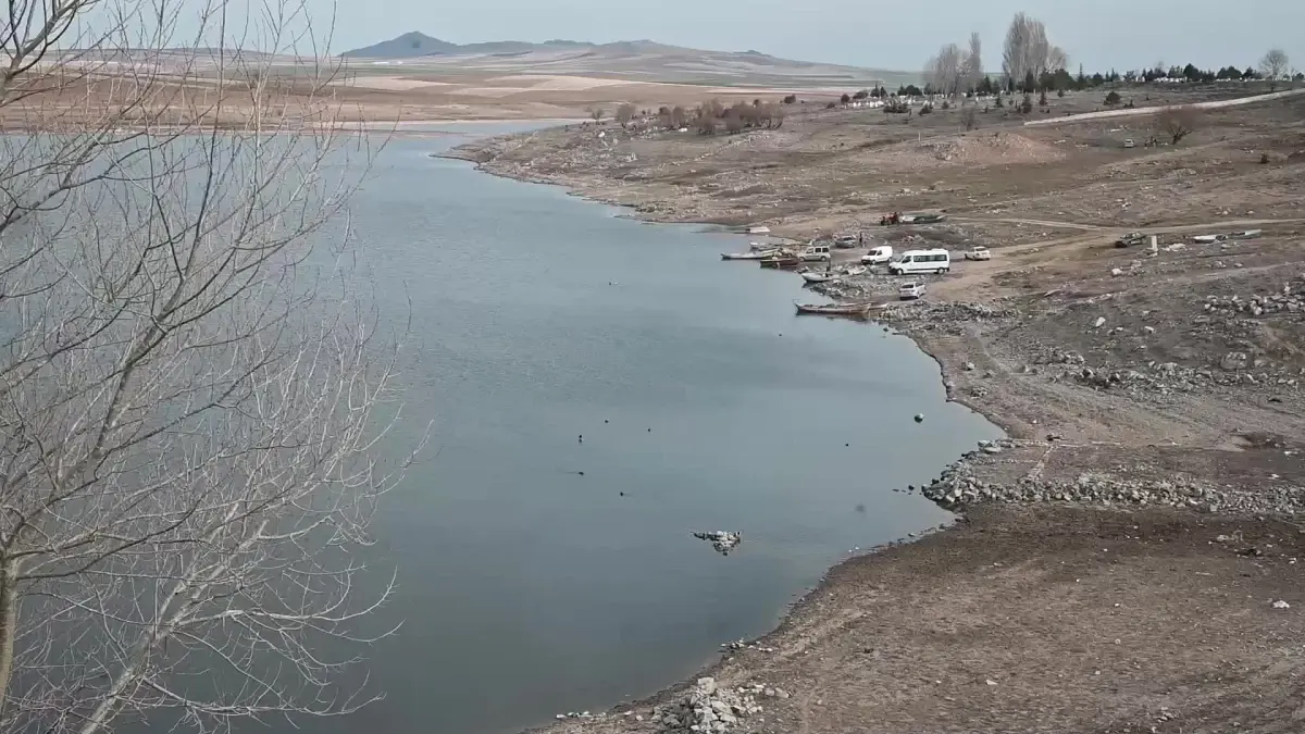 Yozgat\'ta Baraj ve Göletlerde Su Seviyesi Düşüyor