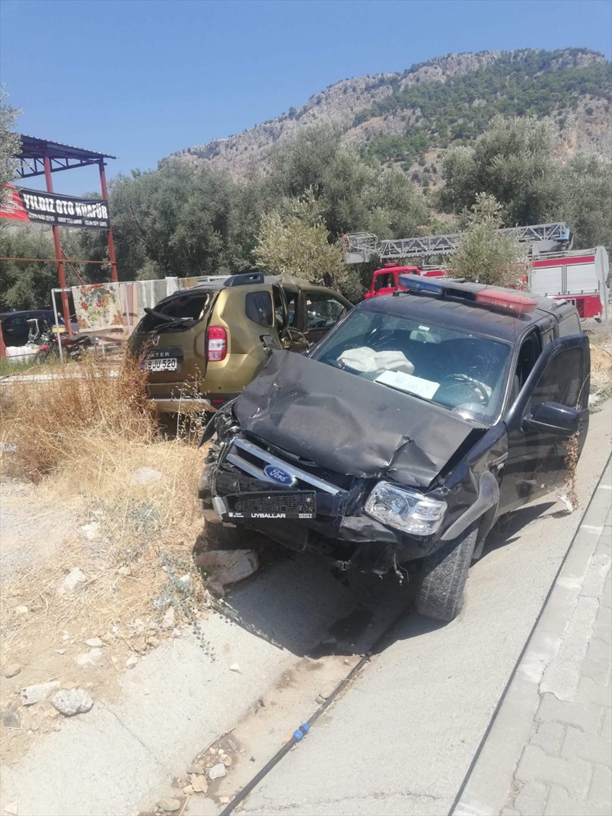 Fethiye\'de Kamyonetle Otomobil Çarpışması: 1 Ölü