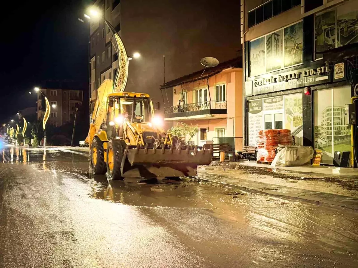 Burdur\'da Sağanak Yağış Yolları Su Bastı