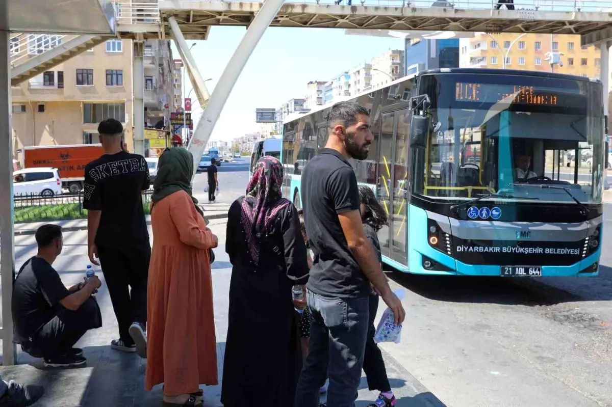 Diyarbakır Büyükşehir Belediyesi, Lice ve Hani ilçelerine giden otobüs seferlerini arttırdı